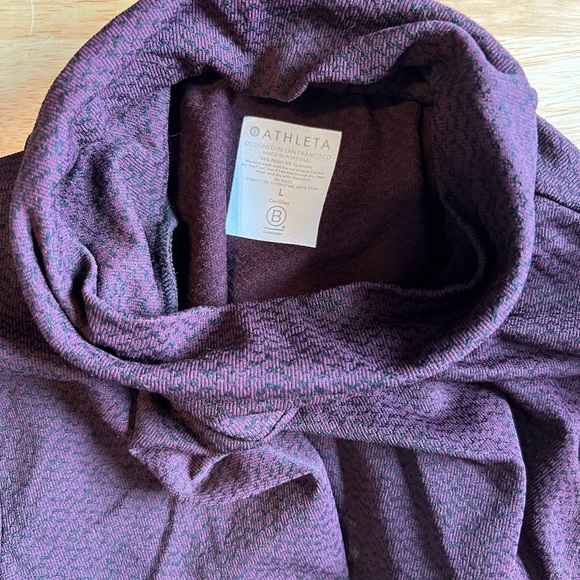 NWT Athleta Flurry Peak Turtleneck - Large - Picture 2 of 6
